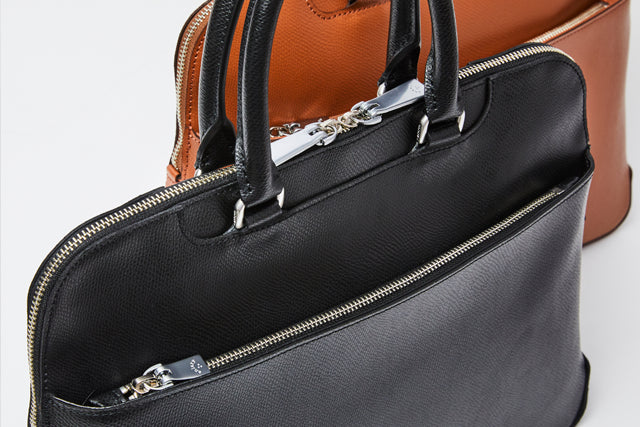 【新作】あの“キザ顔”ブリーフが、万能“シボ顔”のS-Film Leatherで再登場
